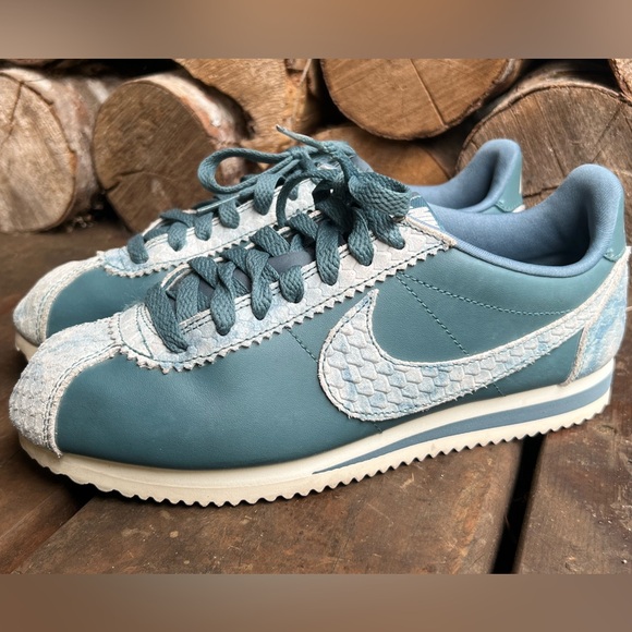 Nike Shoes - Nike Classic Cortez “Premium Iced Jade Sail” 905614 300 shoes womens size 7